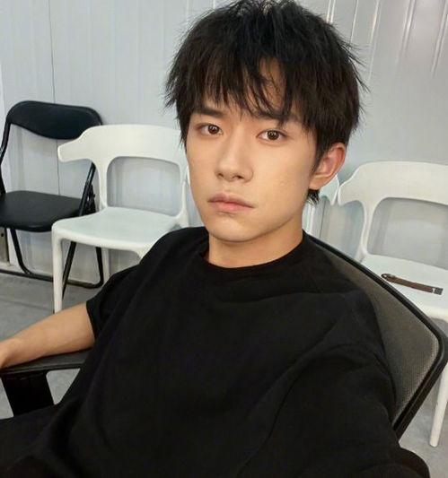 易烊千玺娱乐吃瓜,幕后故事与精彩瞬间